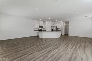 Photo #5: 2648743 Listing 
