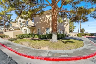 Photo #2: 2648757 Listing