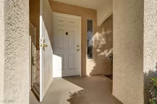 Photo #3: 2648757 Listing