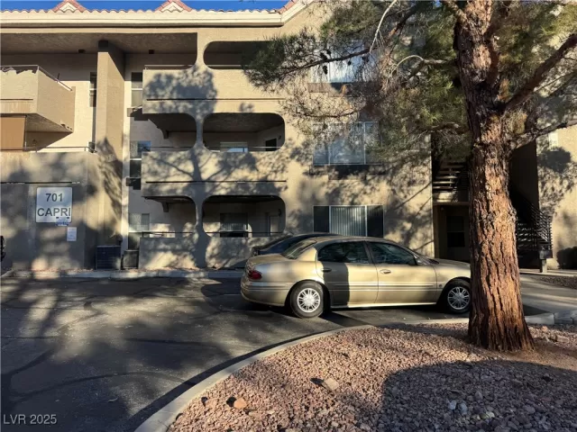 MLS: 2648801 Condo For Sale