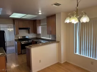 Photo #5: 2648802 Listing 