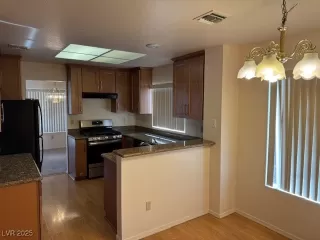 Photo #6: 2648802 Listing 