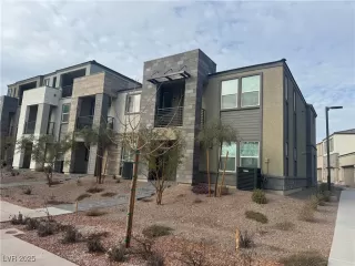 Photo #2: 2648808 Listing 