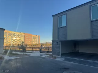 Photo #6: 2648808 Listing 