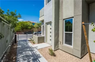 Photo #2: 2648823 Listing 