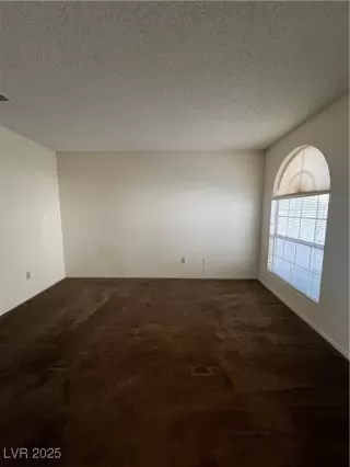 Photo #4: 2648855 Listing