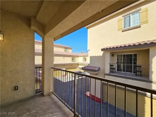 Photo #4: 2648927 Listing 