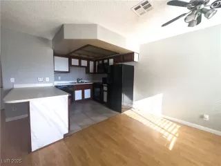 Photo #2: 2648931 Listing 