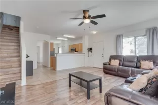 Photo #5: 2648934 Listing