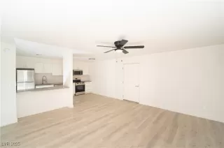 Photo #2: 2648945 Listing