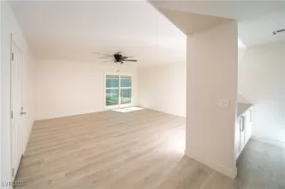 Photo #3: 2648945 Listing