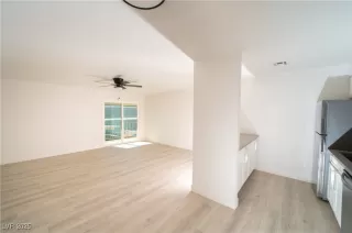 Photo #4: 2648945 Listing