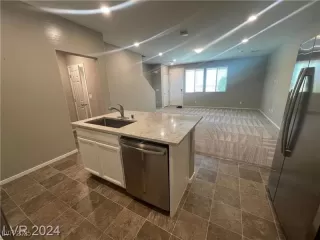 Photo #4: 2648947 Listing 