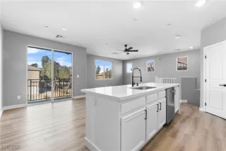 Photo #4: 2648950 Listing 