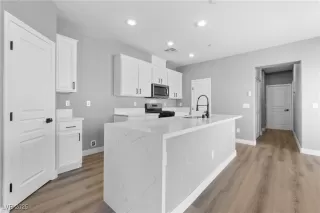 Photo #6: 2648950 Listing 