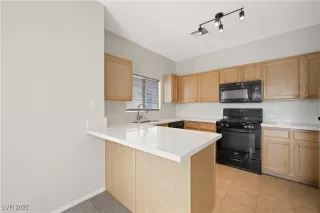 Photo #2: 2648968 Listing