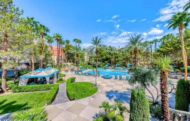 MLS: 2648973 Condo For Sale
