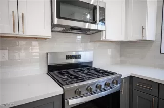 Photo #4: 2649002 Listing