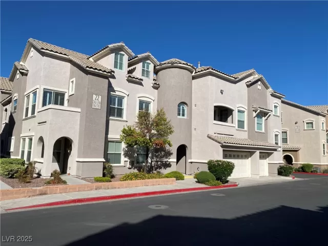 MLS: 2649003 Condo For Sale