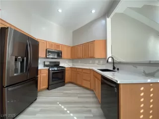 Photo #2: 2649003 Listing 