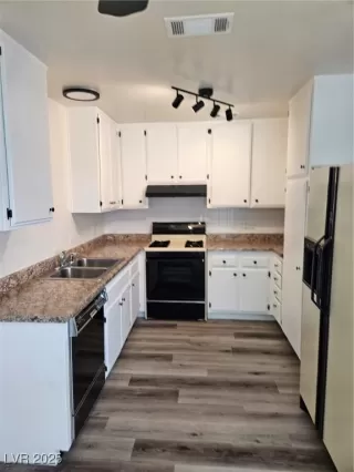 Photo #4: 2649009 Listing 