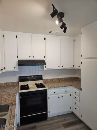 Photo #5: 2649009 Listing 