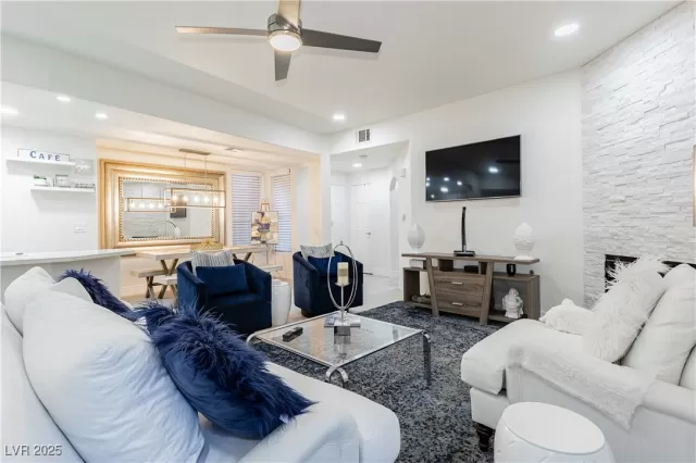 MLS: 2649017 Condo For Sale