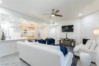 Photo #3: 2649017 Listing 