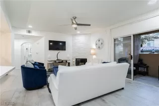 Photo #4: 2649017 Listing 