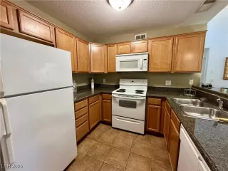 Photo #1: 2649104 Listing