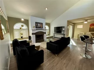 Photo #4: 2649104 Listing