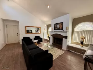 Photo #5: 2649104 Listing