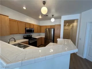 Photo #4: 2649106 Listing 