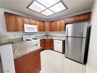 Photo #6: 2649107 Listing 