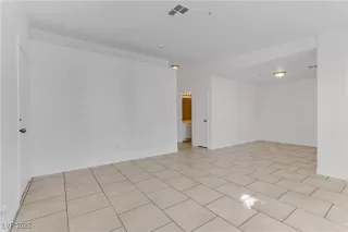 Photo #6: 2649110 Listing