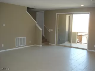 Photo #3: 2649163 Listing
