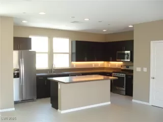 Photo #5: 2649163 Listing