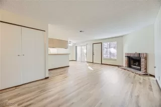 Photo #5: 2649220 Listing 