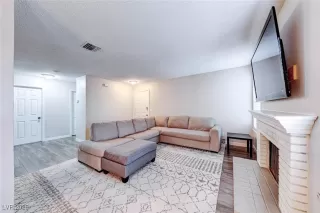Photo #4: 2649299 Listing 