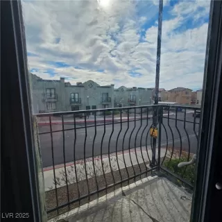 Photo #6: 2649308 Listing