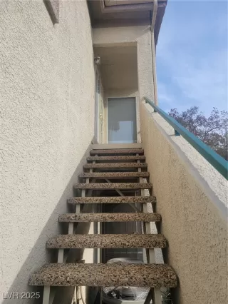 Photo #2: 2649368 Listing 