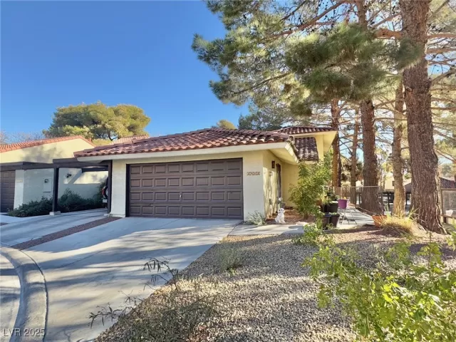 MLS: 2649371 Condo For Sale