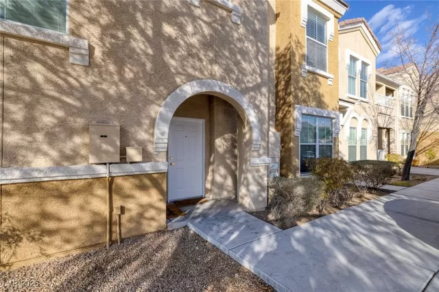 MLS: 2649380 Condo For Sale