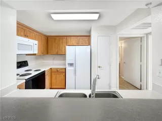 Photo #6: 2649425 Listing