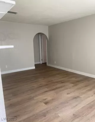 Photo #5: 2649440 Listing 