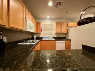 Photo #1: 2649533 Listing 