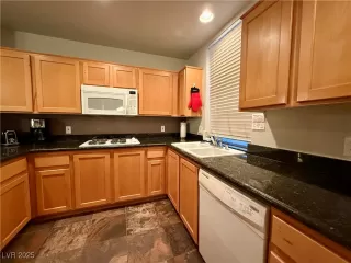 Photo #2: 2649533 Listing 