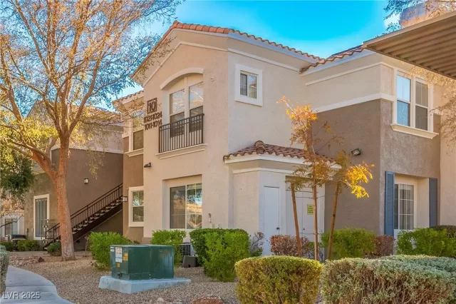 MLS: 2649536 Condo For Sale