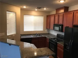 Photo #2: 2649550 Listing 