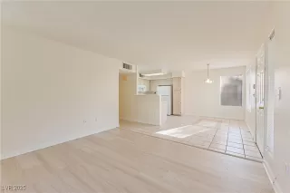 Photo #3: 2649630 Listing